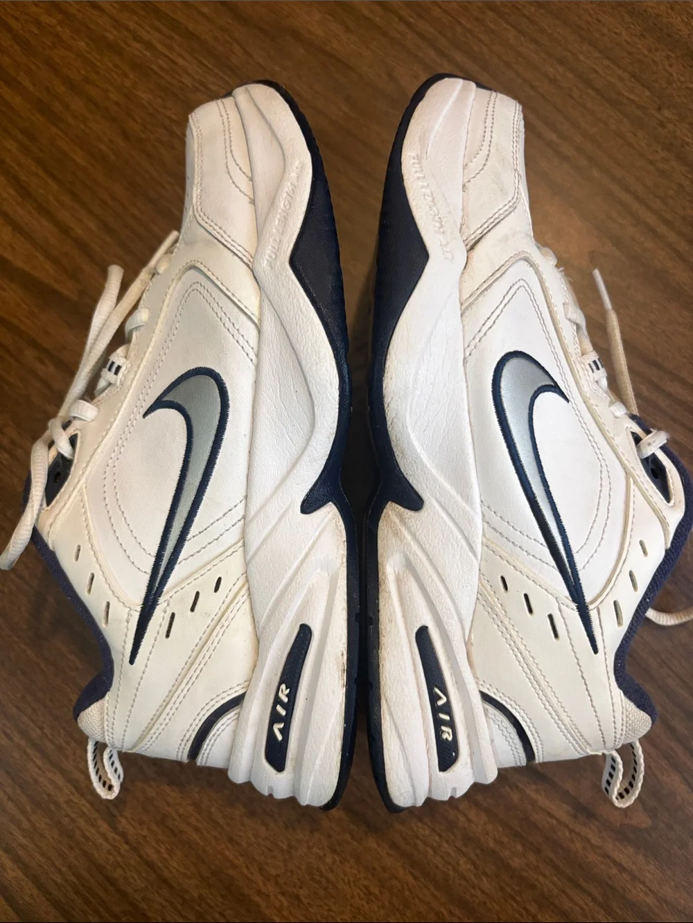 Nike Air Monarch IV Size 7.5 White and Navy Men’s Athletic Sneakers 415445-102